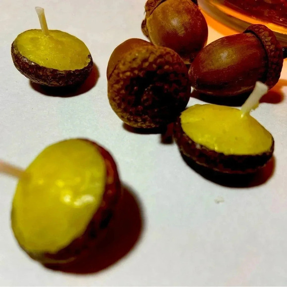 24 Floating Acorn Cap Candles - Handmade - Picture 10 of 11